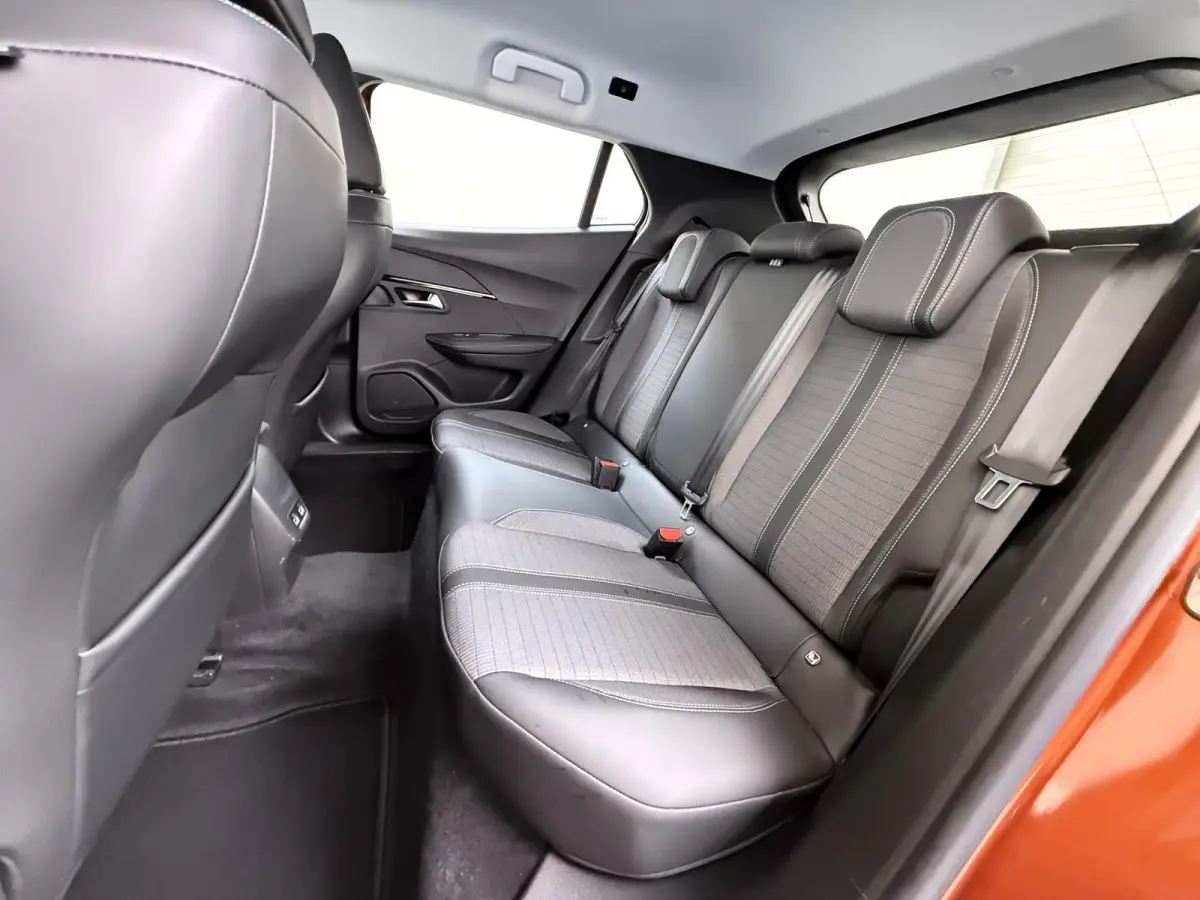 Blue Lease Allure 50 kWh | Accu 97% | Navigatie | Camera | Adaptieve Cruise Control | Apple Carplay en Android auto