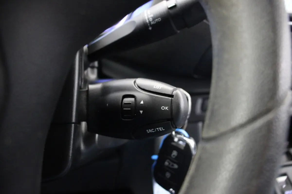 Electric L3H1 Live Extra Range 75 kWh - Trekhaak, Carplay, navi