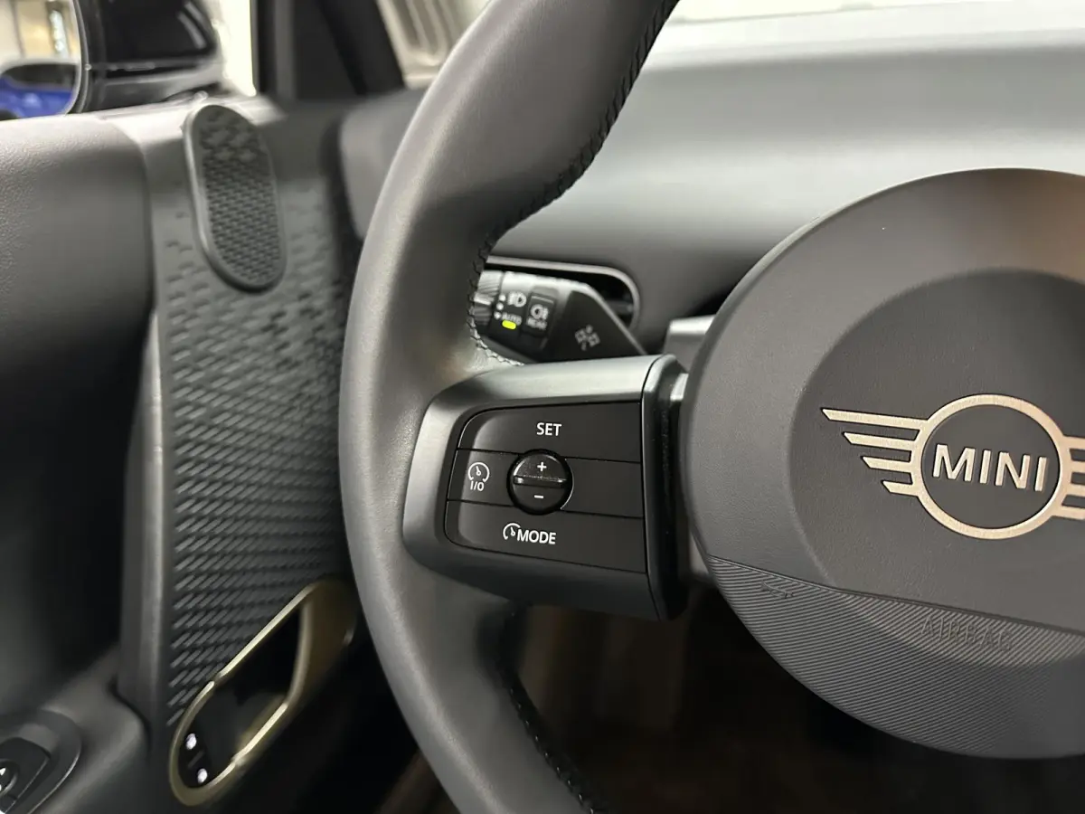 3-Deurs SE Essential 54.2 kWh 218pk | Camera | Navi | Carplay | Dodehoekdetectie | 17'' LM