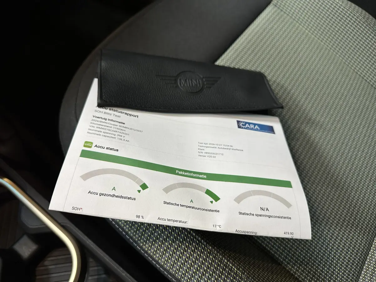 3-Deurs SE Essential 54.2 kWh 218pk | Camera | Navi | Carplay | Dodehoekdetectie | 17'' LM