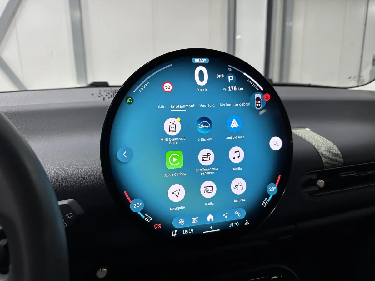 3-Deurs SE Essential 54.2 kWh 218pk | Camera | Navi | Carplay | Dodehoekdetectie | 17'' LM