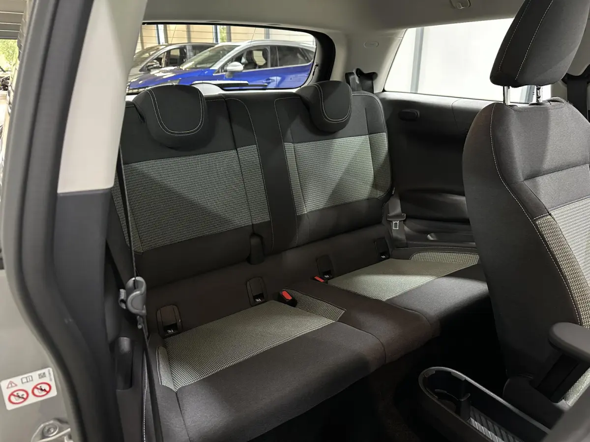 3-Deurs SE Essential 54.2 kWh 218pk | Camera | Navi | Carplay | Dodehoekdetectie | 17'' LM