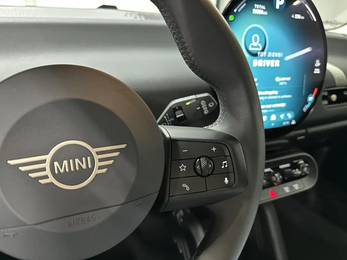 3-Deurs SE Essential 54.2 kWh 218pk | Camera | Navi | Carplay | Dodehoekdetectie | 17'' LM