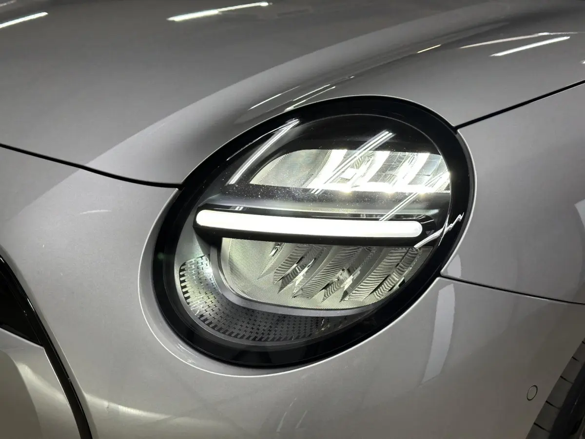 3-Deurs SE Essential 54.2 kWh 218pk | Camera | Navi | Carplay | Dodehoekdetectie | 17'' LM