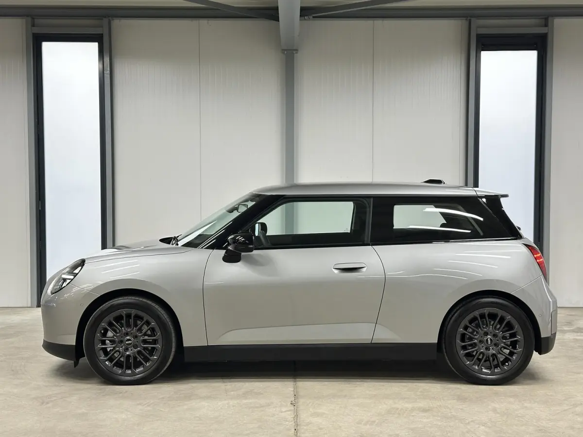 3-Deurs SE Essential 54.2 kWh 218pk | Camera | Navi | Carplay | Dodehoekdetectie | 17'' LM