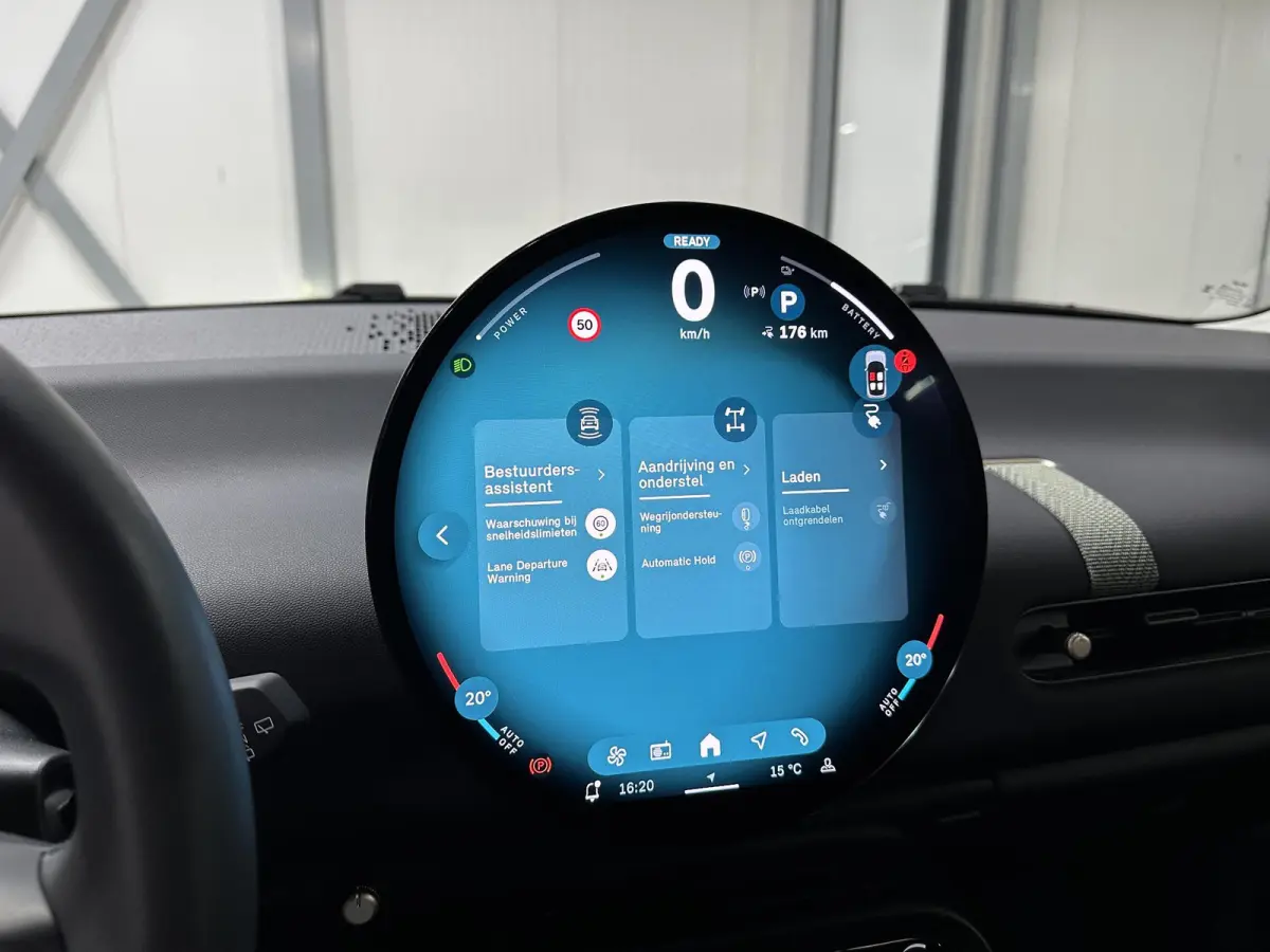 3-Deurs SE Essential 54.2 kWh 218pk | Camera | Navi | Carplay | Dodehoekdetectie | 17'' LM