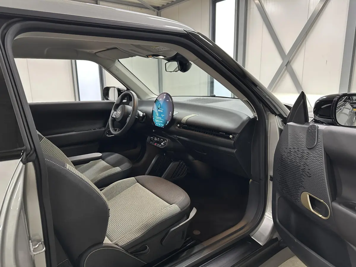3-Deurs SE Essential 54.2 kWh 218pk | Camera | Navi | Carplay | Dodehoekdetectie | 17'' LM