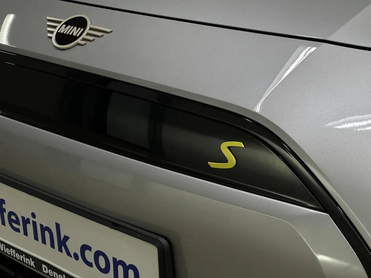 3-Deurs SE Essential 54.2 kWh 218pk | Camera | Navi | Carplay | Dodehoekdetectie | 17'' LM