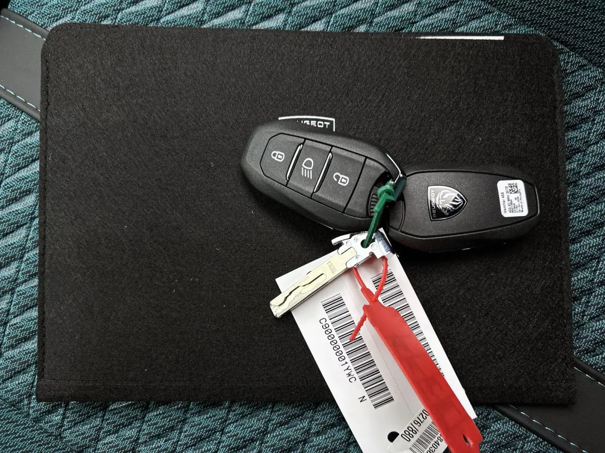 1.2 Hybrid Nefkens Edition | Adaptieve Cruise Control | Navigatie | Dodehoek Bewaking | Climate Control | Apple Carplay/Android Auto | Camera Voor + Achter |