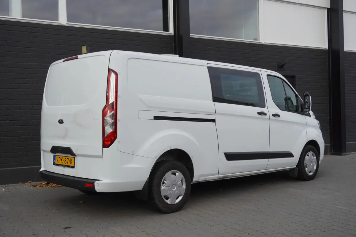 2.0 TDCI 130PK L2 Dubbele Cabine EURO 6 - Airco - Cruise - PDC - €17.950,- Excl.