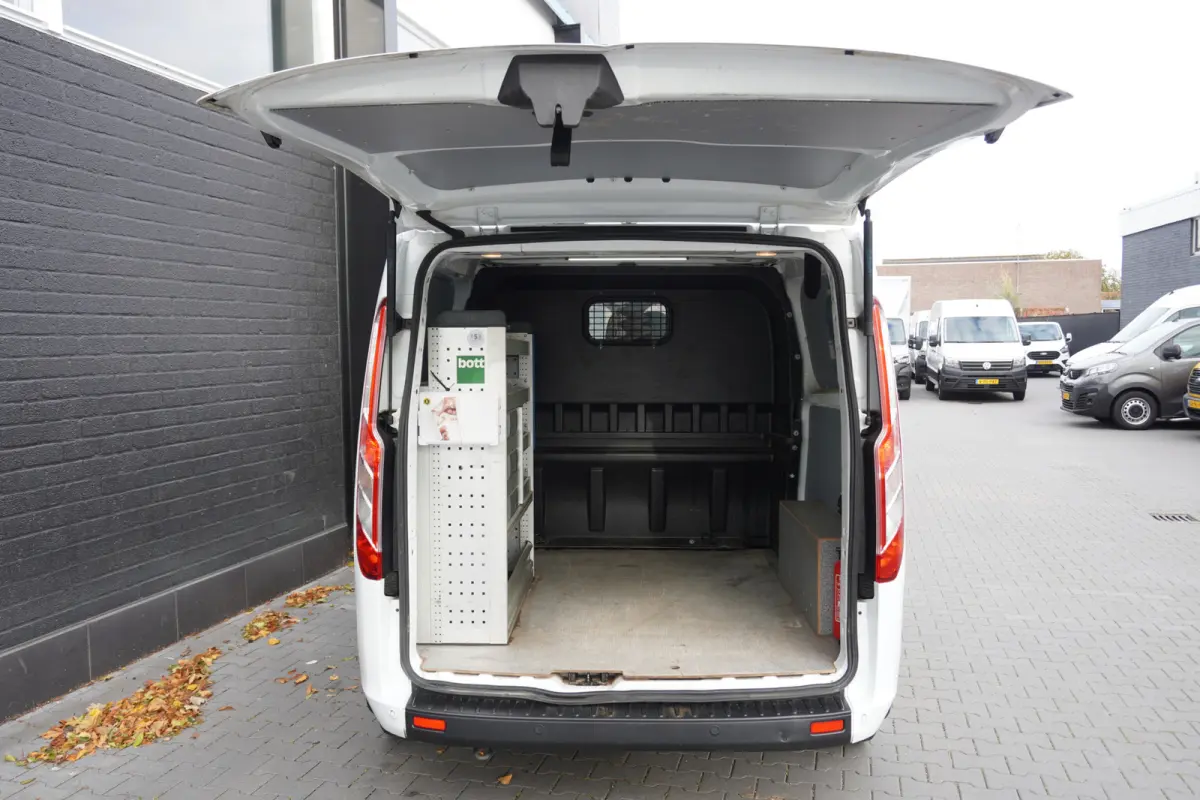 2.0 TDCI 130PK L2 Dubbele Cabine EURO 6 - Airco - Cruise - PDC - €17.950,- Excl.