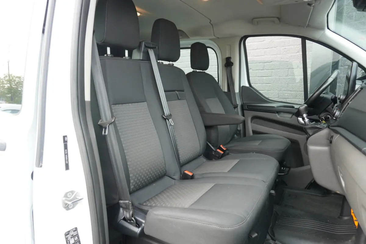 2.0 TDCI 130PK L2 Dubbele Cabine EURO 6 - Airco - Cruise - PDC - €17.950,- Excl.
