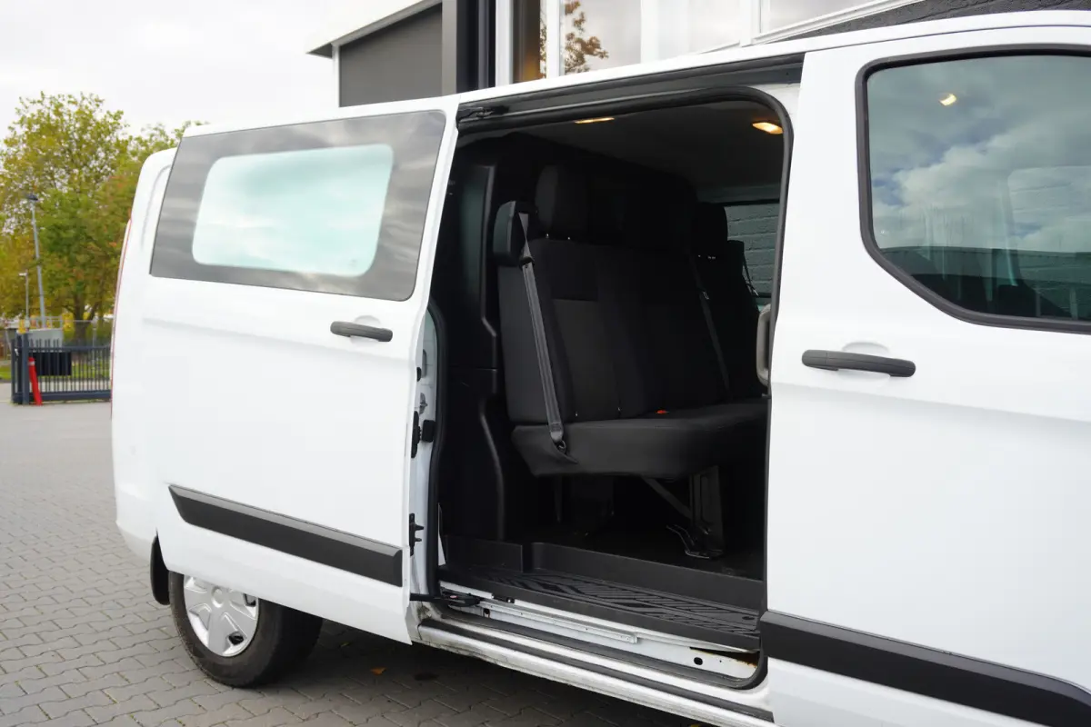 2.0 TDCI 130PK L2 Dubbele Cabine EURO 6 - Airco - Cruise - PDC - €17.950,- Excl.