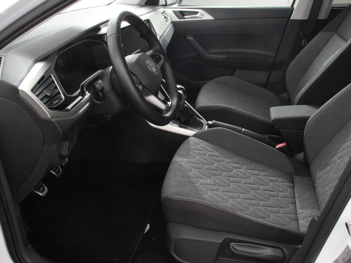1.0 TSI Move Navigatie App Connect / Android Auto / Apple Carplay Climate Control Parkeer sensoren Lichtmetalen Velgen Dab Digitale Cockpit