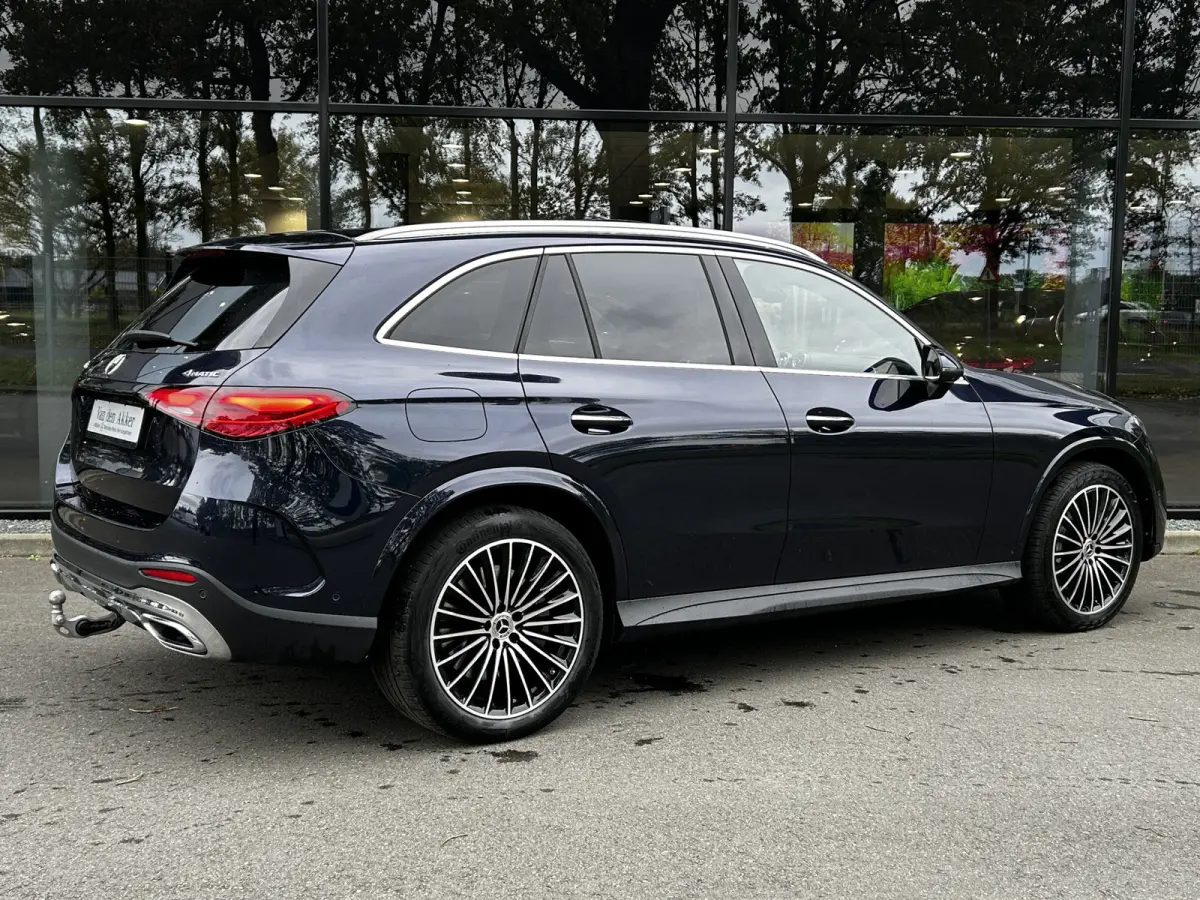 400e AMG 4Matic // Luchtvering // Achteras besturing // Headup // Trekhaak // Memory // Burmester // 360 Camera // Keyless
