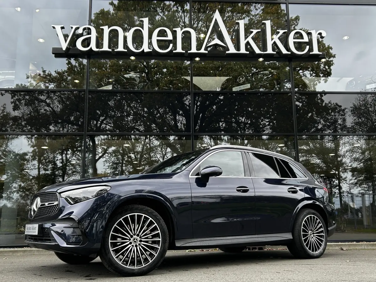 400e AMG 4Matic // Luchtvering // Achteras besturing // Headup // Trekhaak // Memory // Burmester // 360 Camera // Keyless