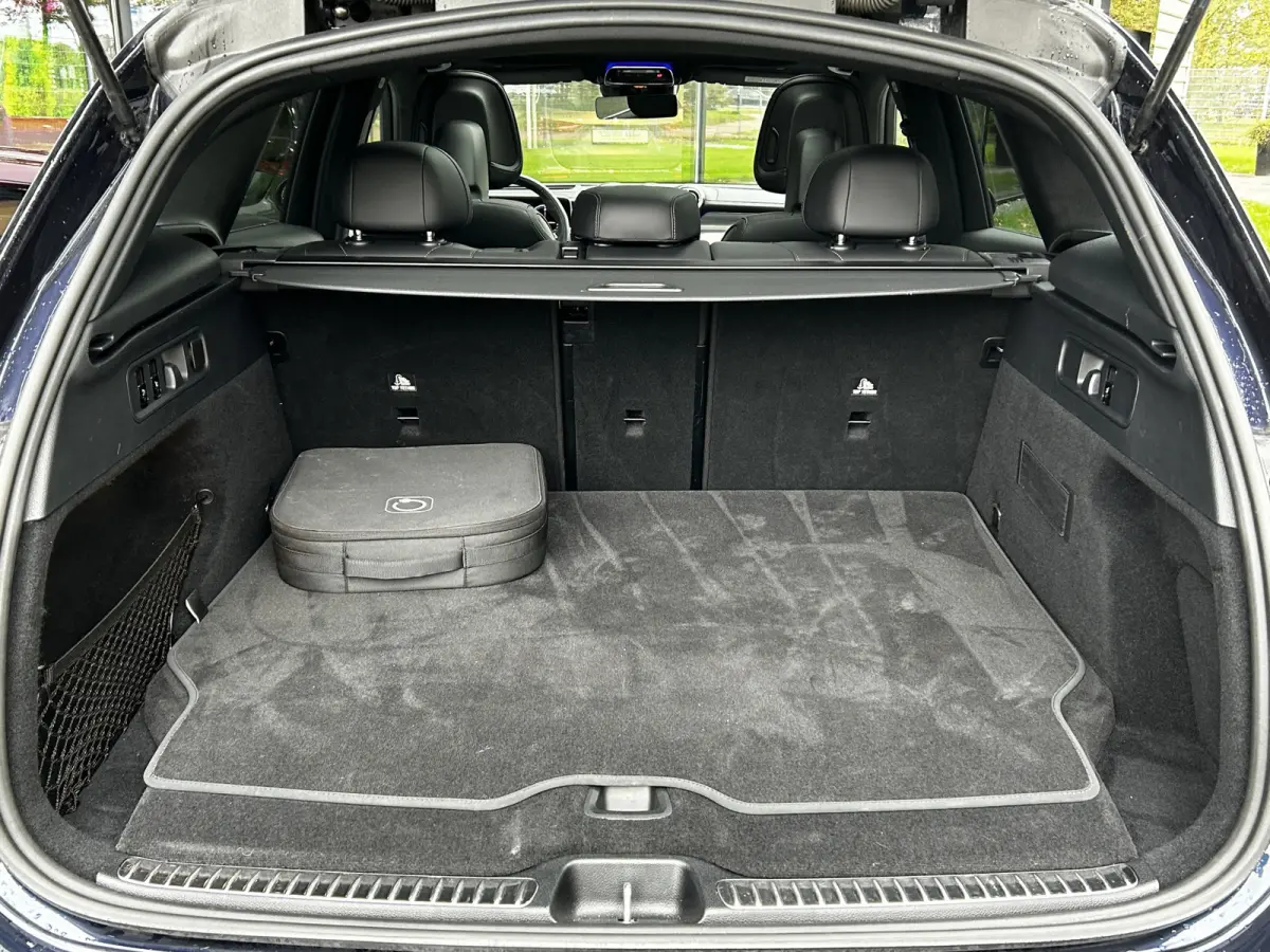 400e AMG 4Matic // Luchtvering // Achteras besturing // Headup // Trekhaak // Memory // Burmester // 360 Camera // Keyless