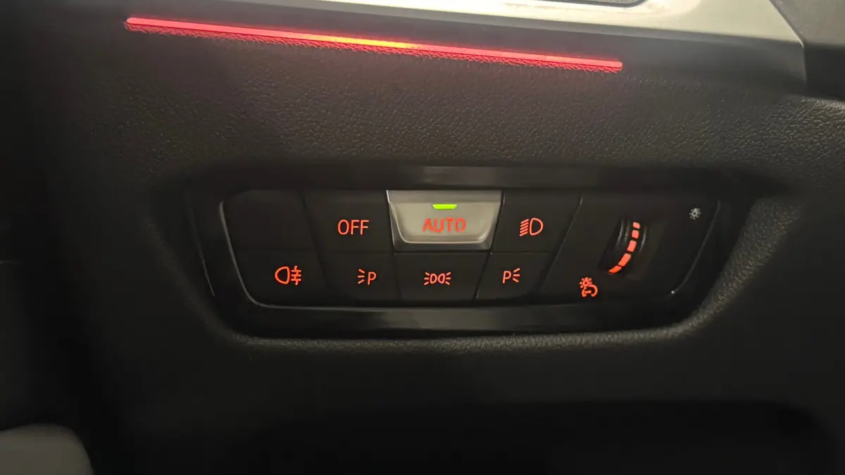320e 204PK HIGH EXECUTIVE M-SPORT AUTOMAAT LCI / LEDER / CLIMA / PDC / 18" LMV / CAMERA / PANO. DAK / ELEKTR. TREKHAAK / KEYLESS / FULL-LED / WINTERPAKKET / ORG. NL.  !!
