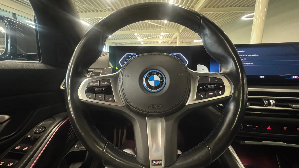 320e 204PK HIGH EXECUTIVE M-SPORT AUTOMAAT LCI / LEDER / CLIMA / PDC / 18" LMV / CAMERA / PANO. DAK / ELEKTR. TREKHAAK / KEYLESS / FULL-LED / WINTERPAKKET / ORG. NL.  !!