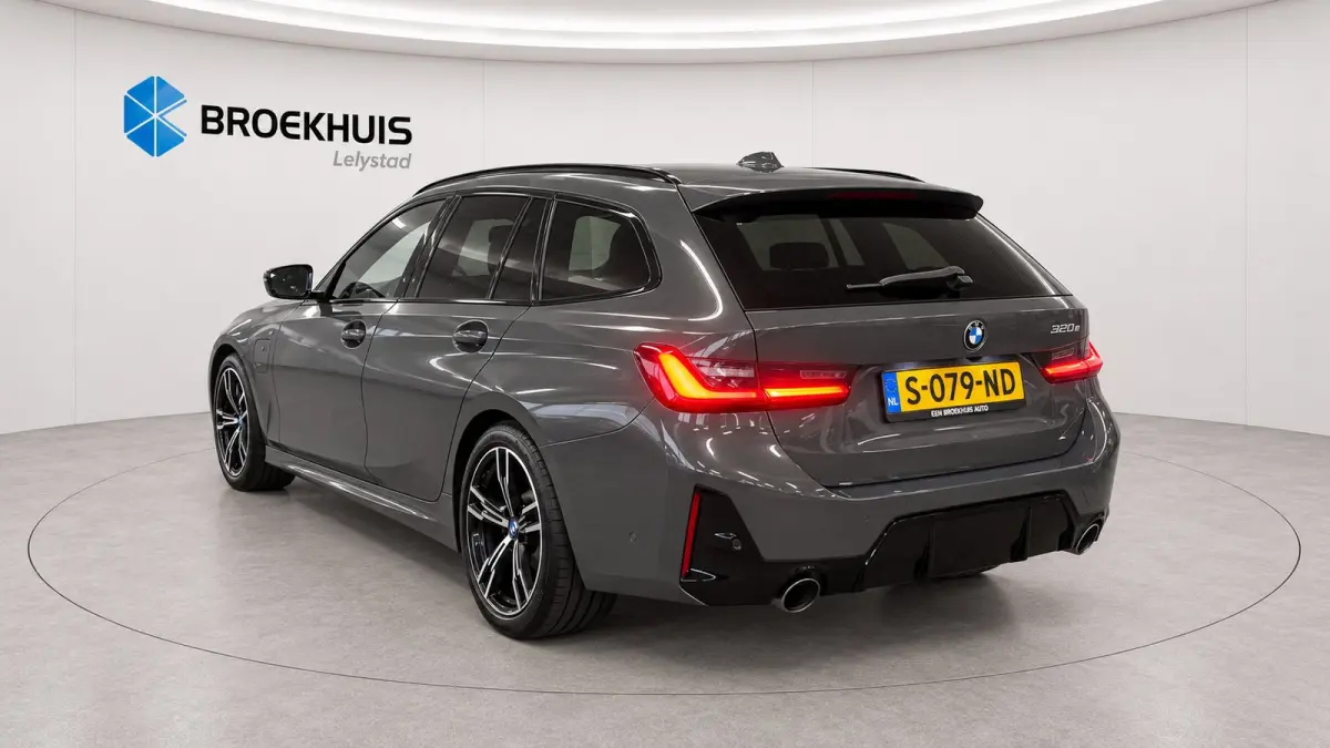 320e 204PK HIGH EXECUTIVE M-SPORT AUTOMAAT LCI / LEDER / CLIMA / PDC / 18" LMV / CAMERA / PANO. DAK / ELEKTR. TREKHAAK / KEYLESS / FULL-LED / WINTERPAKKET / ORG. NL.  !!