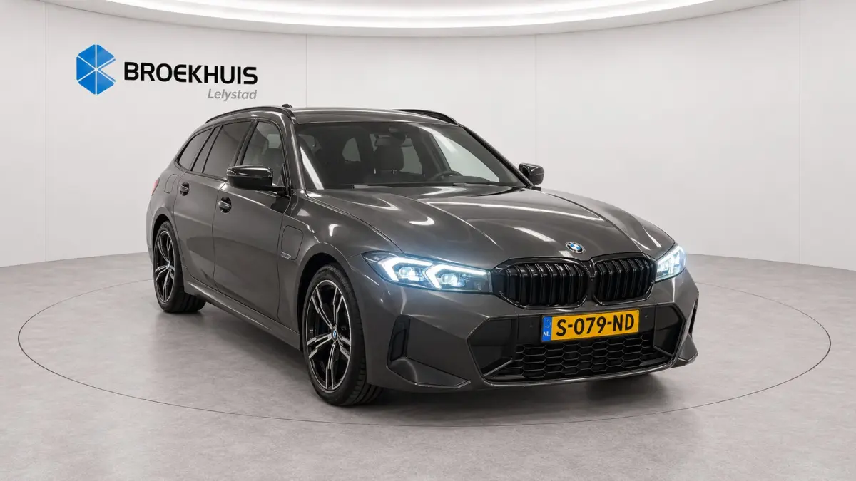 320e 204PK HIGH EXECUTIVE M-SPORT AUTOMAAT LCI / LEDER / CLIMA / PDC / 18" LMV / CAMERA / PANO. DAK / ELEKTR. TREKHAAK / KEYLESS / FULL-LED / WINTERPAKKET / ORG. NL.  !!