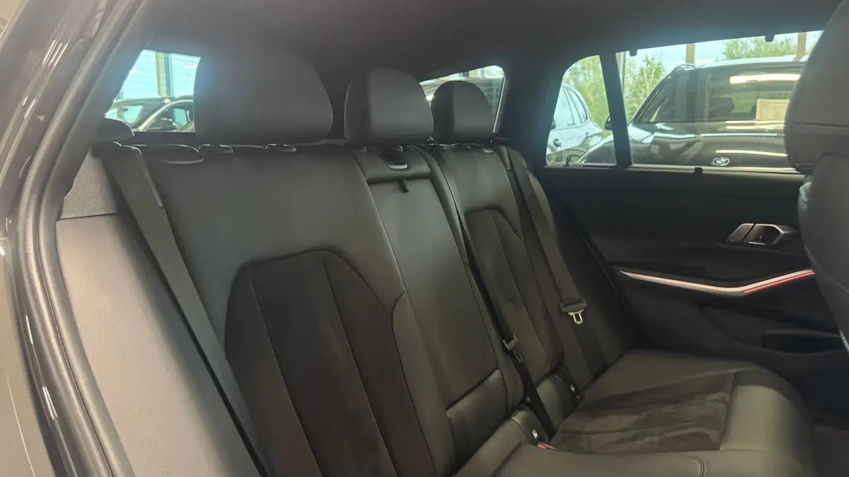 320e 204PK HIGH EXECUTIVE M-SPORT AUTOMAAT LCI / LEDER / CLIMA / PDC / 18" LMV / CAMERA / PANO. DAK / ELEKTR. TREKHAAK / KEYLESS / FULL-LED / WINTERPAKKET / ORG. NL.  !!