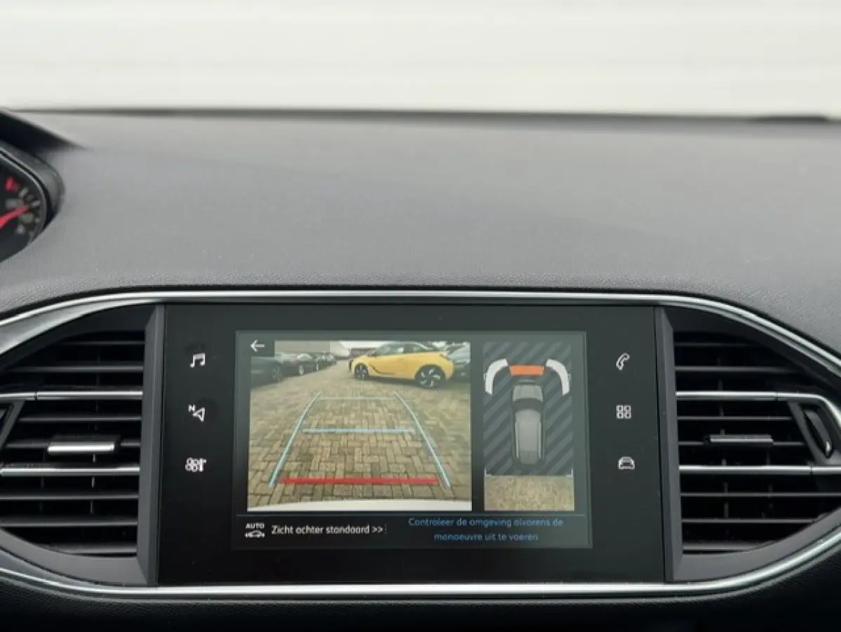 1.2 Premium -Nieuwe Distributie riem-Panoramadak - Origineel Nederlands met NAP - Nieuwe APK - LED - Camera