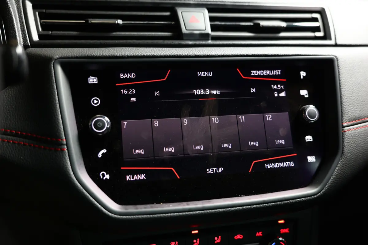 1.0 TSI FR NAVI CLIMA CRUISE SFEER BEATS PDC LED CAMERA BT NFC SDP '19