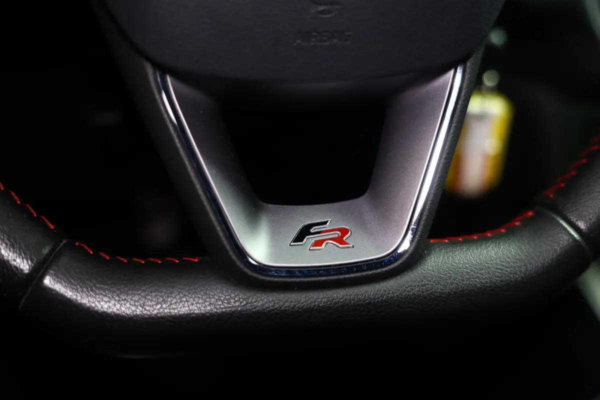 1.0 TSI FR NAVI CLIMA CRUISE SFEER BEATS PDC LED CAMERA BT NFC SDP '19