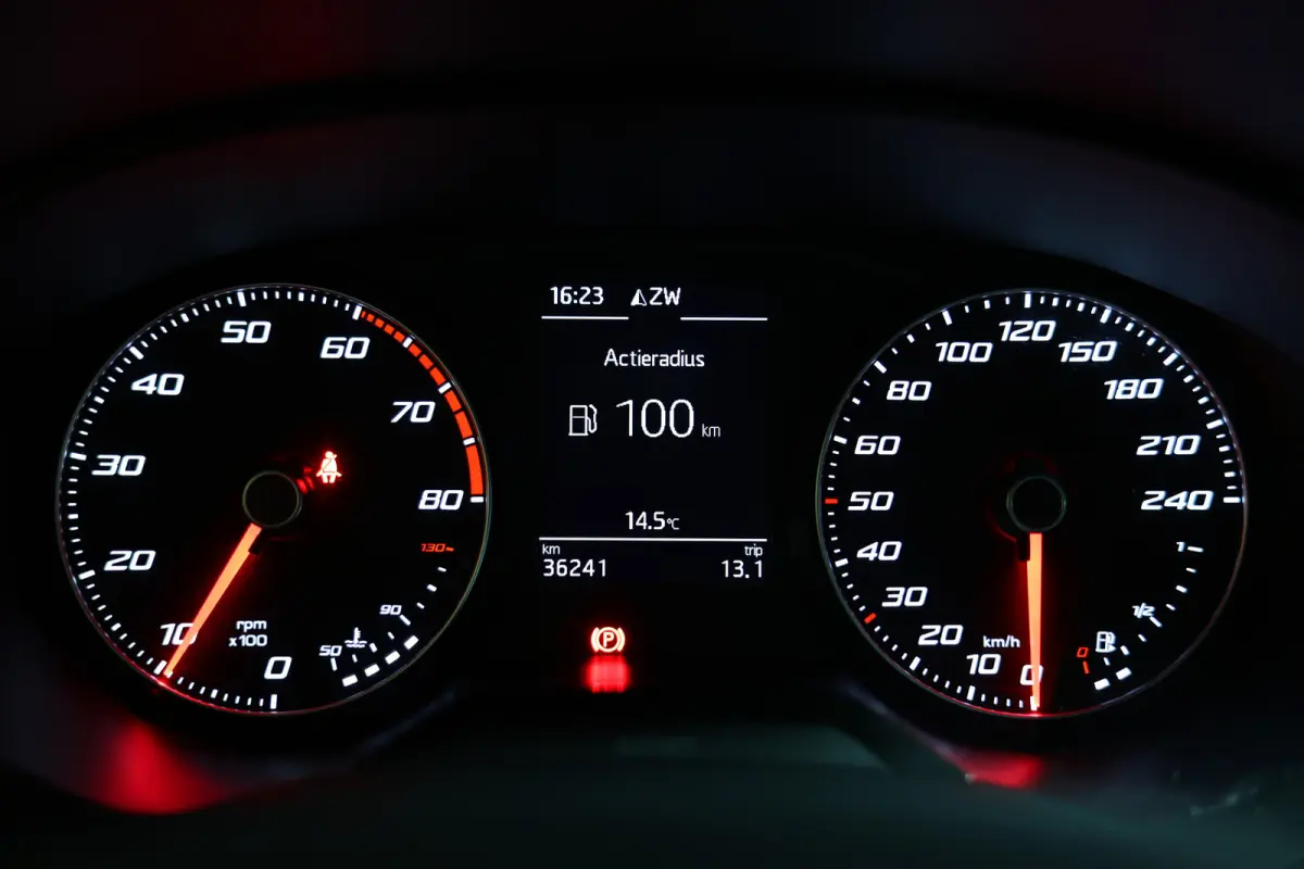 1.0 TSI FR NAVI CLIMA CRUISE SFEER BEATS PDC LED CAMERA BT NFC SDP '19