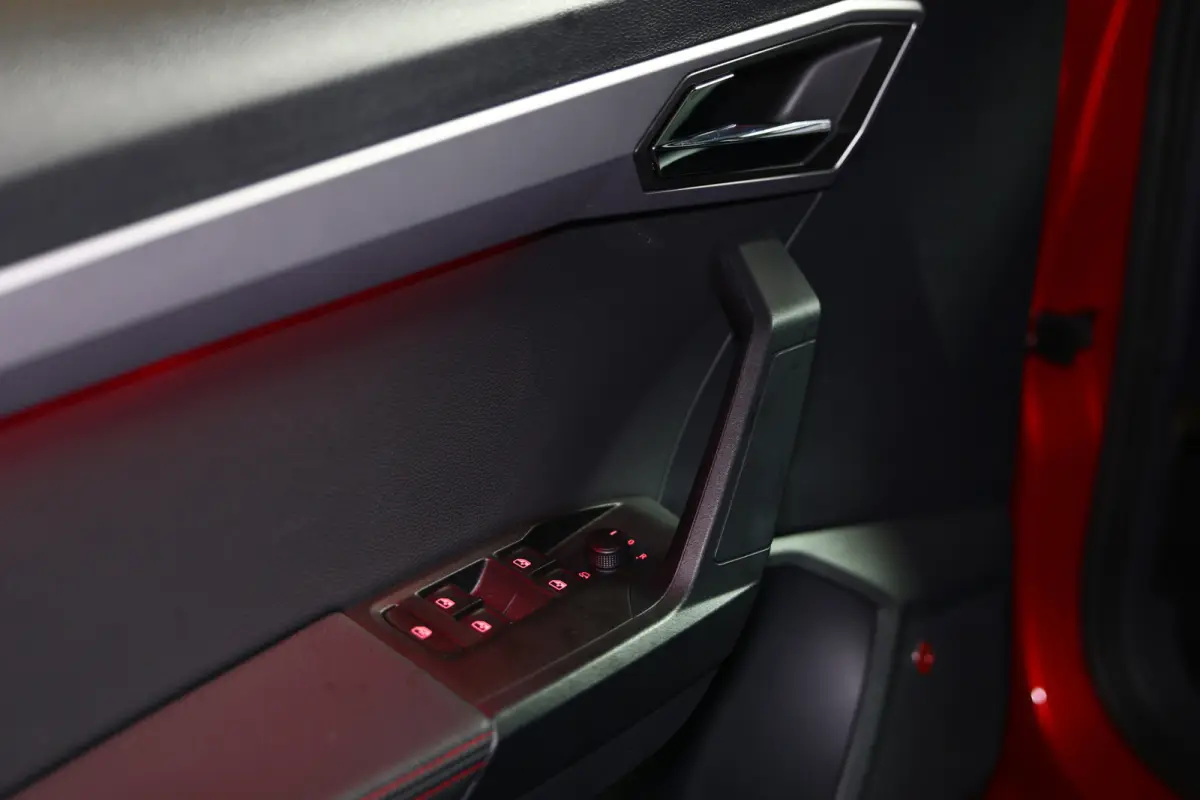 1.0 TSI FR NAVI CLIMA CRUISE SFEER BEATS PDC LED CAMERA BT NFC SDP '19