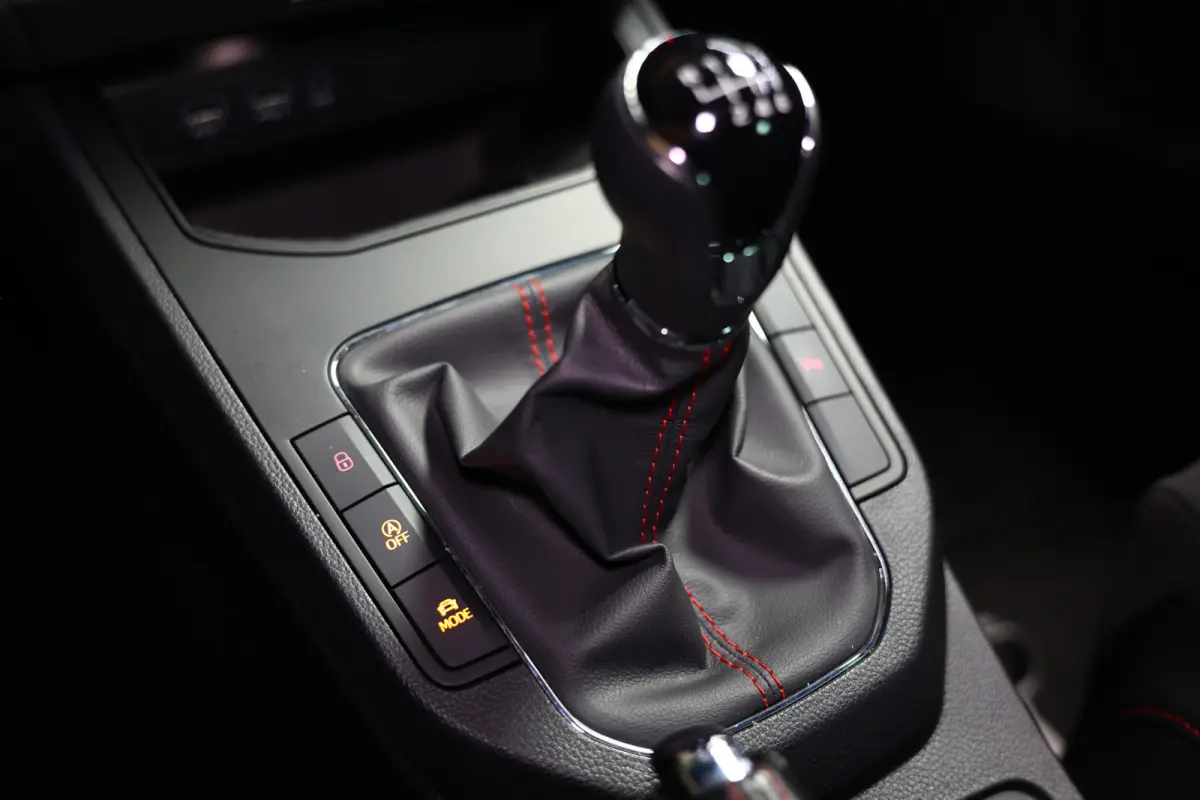1.0 TSI FR NAVI CLIMA CRUISE SFEER BEATS PDC LED CAMERA BT NFC SDP '19