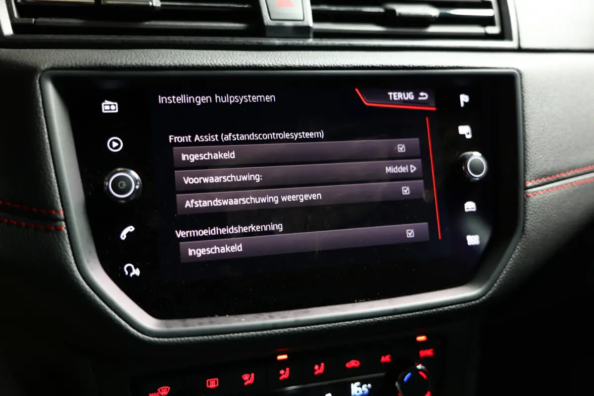 1.0 TSI FR NAVI CLIMA CRUISE SFEER BEATS PDC LED CAMERA BT NFC SDP '19