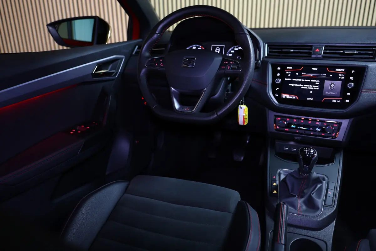 1.0 TSI FR NAVI CLIMA CRUISE SFEER BEATS PDC LED CAMERA BT NFC SDP '19