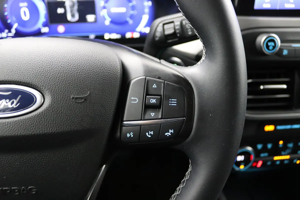 1.0 EcoBoost Hybrid Titanium X | Winterpack | Adaptive Cruise | BLIS | B&O Audio | LED | CarPlay/Android Auto | Navigatie