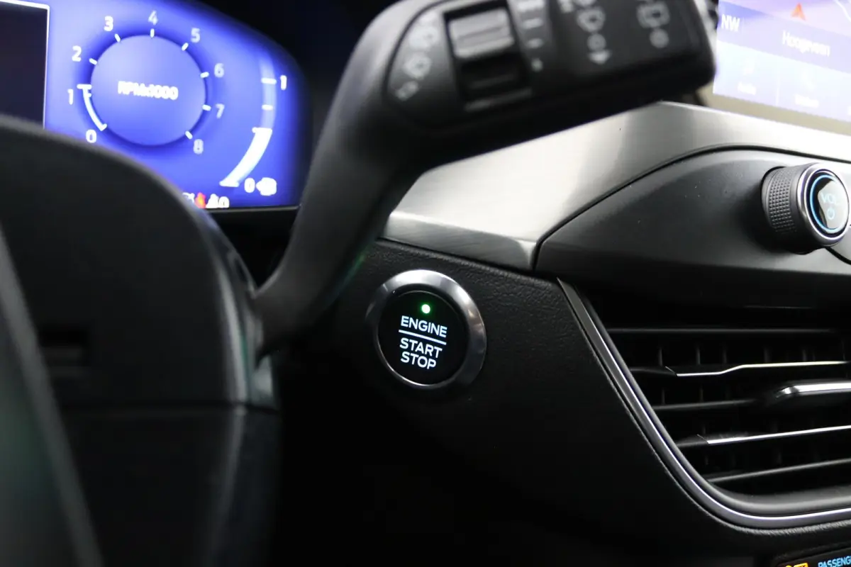 1.0 EcoBoost Hybrid Titanium X | Winterpack | Adaptive Cruise | BLIS | B&O Audio | LED | CarPlay/Android Auto | Navigatie