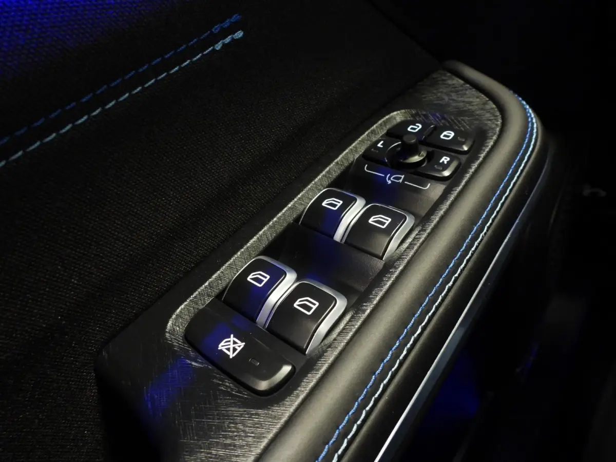 1.5 PHEV BlackLine STUURVERW./360CAM/SCHUIFDAK/LED/20"LMV!