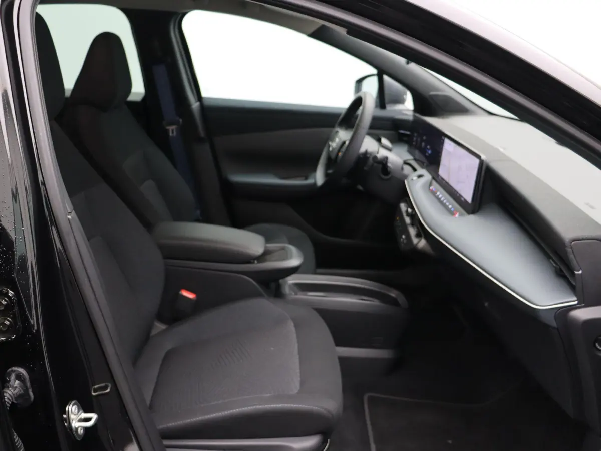Engage Plus 52 kWh | Getint Glas | 451 km WLTP | Stoelverwarming | Stuurwielverwarming |