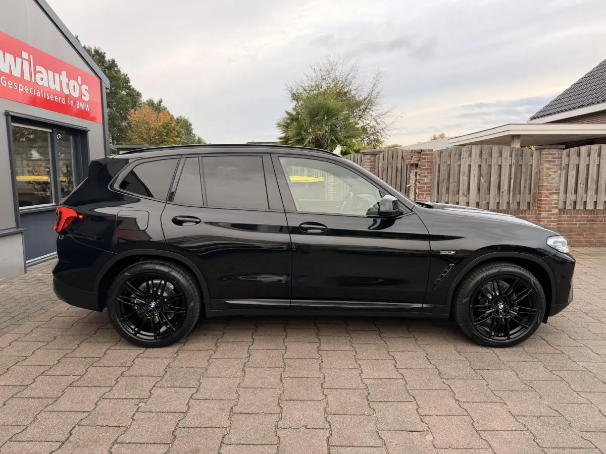 xDrive30e Shadow Line