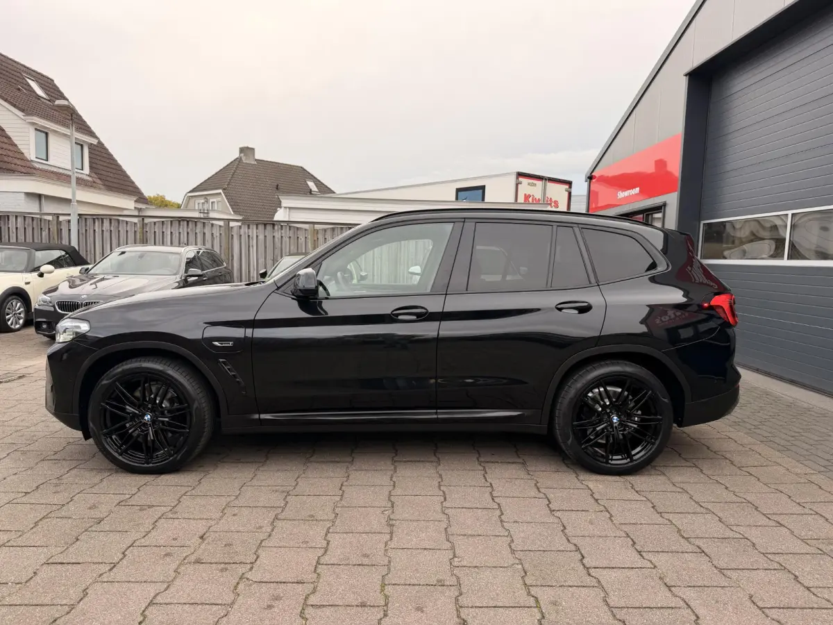 xDrive30e Shadow Line