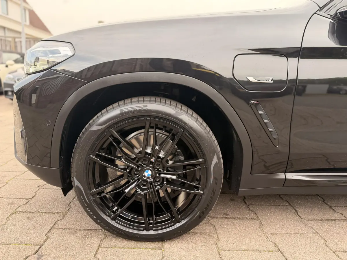 xDrive30e Shadow Line