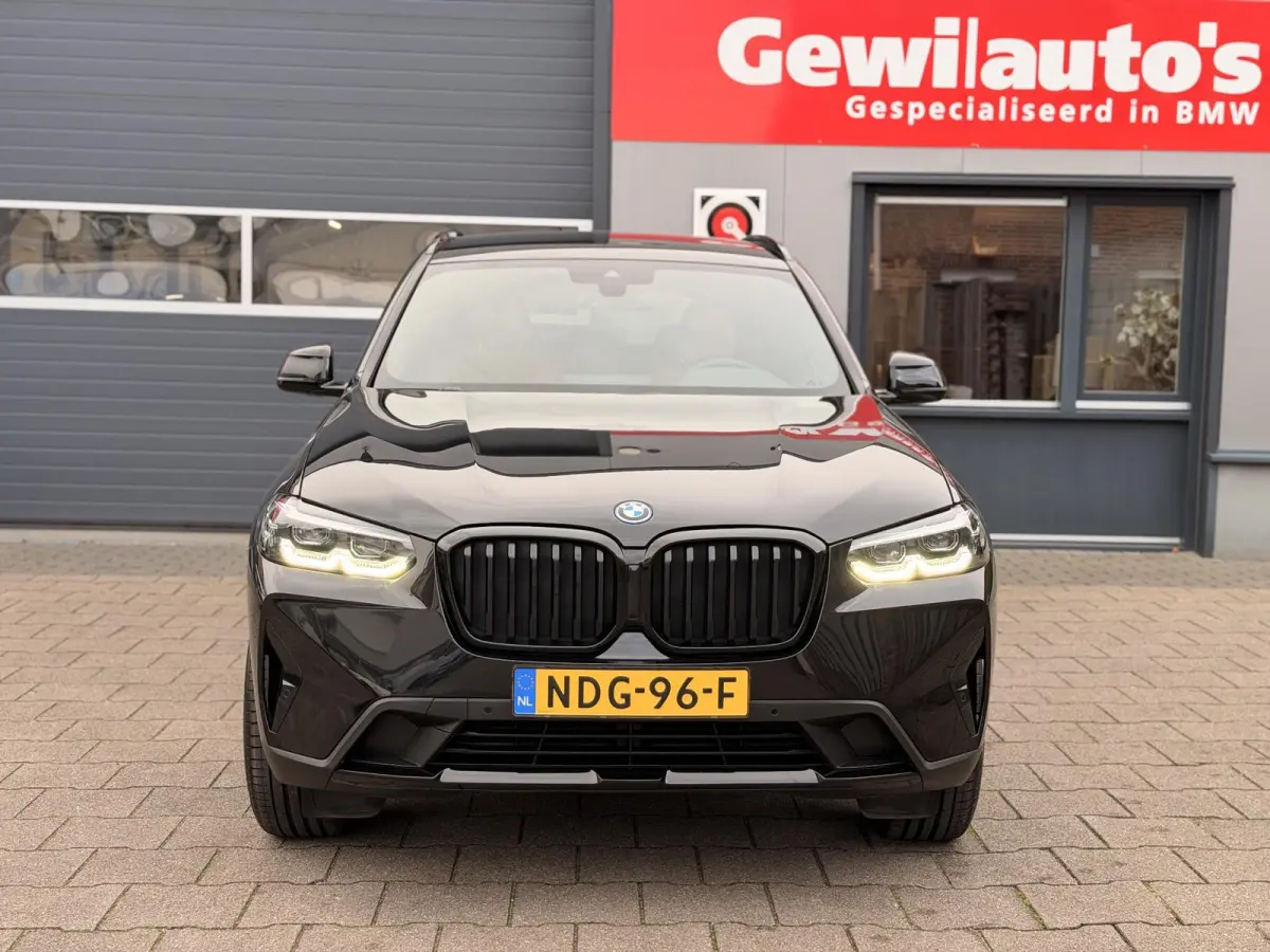 xDrive30e Shadow Line