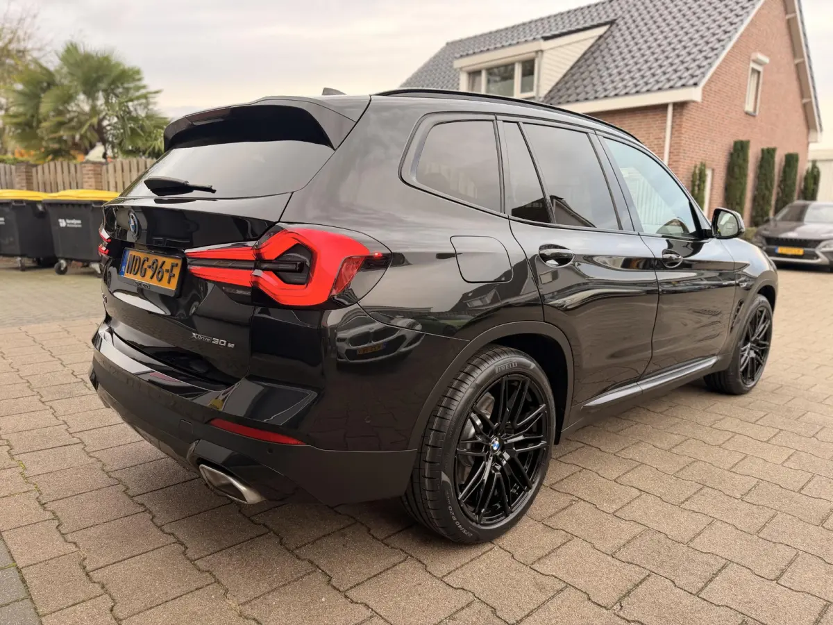xDrive30e Shadow Line