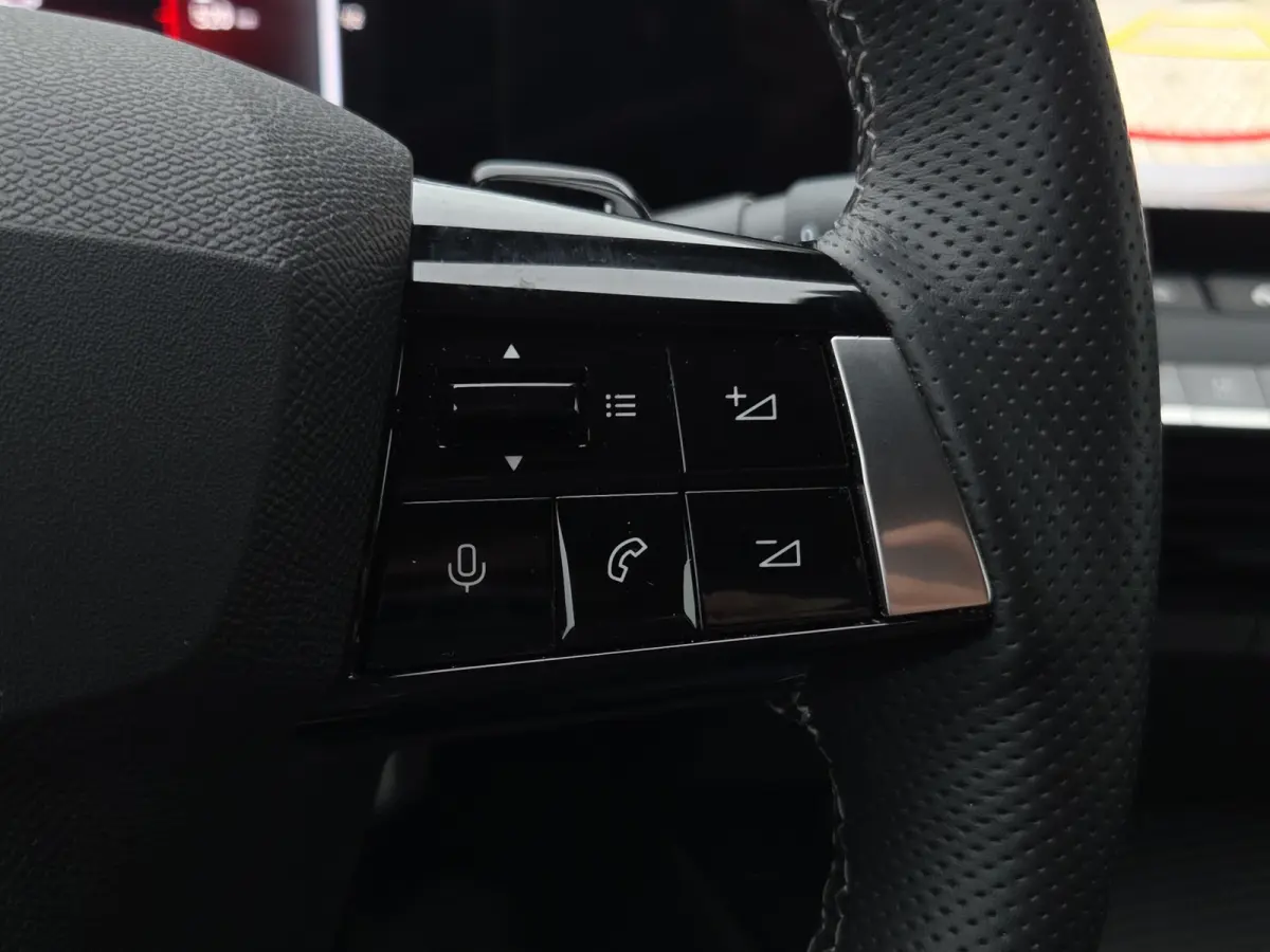 1.2 Turbo Hybrid GS 360* Camera | Stoel+Stuur+Voorruitverwarming | Keyless | Head-up display | Matrix LED | Full map navigatie | Carplay/android auto | Adaptive CC |