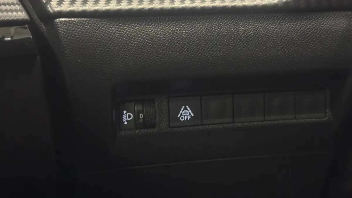 1.2 PURETECH 100PK ALLURE PACK / NAVI / LEDER / CLIMA / FULL-LED / PDC / 16" LMV / APPLE CARPLAY / CAMERA / KEYLESS / CRUISECONTROL !!