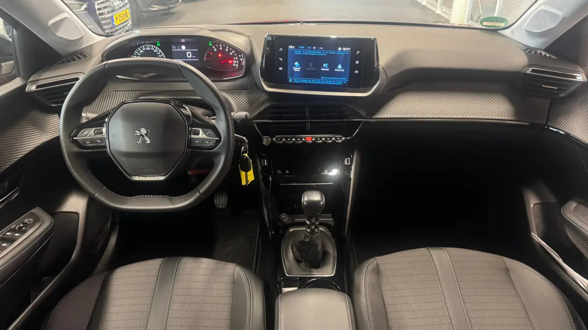 1.2 PURETECH 100PK ALLURE PACK / NAVI / LEDER / CLIMA / FULL-LED / PDC / 16" LMV / APPLE CARPLAY / CAMERA / KEYLESS / CRUISECONTROL !!