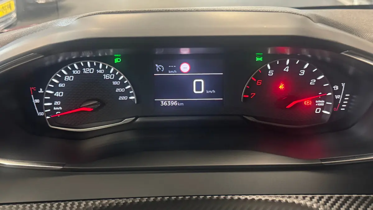 1.2 PURETECH 100PK ALLURE PACK / NAVI / LEDER / CLIMA / FULL-LED / PDC / 16" LMV / APPLE CARPLAY / CAMERA / KEYLESS / CRUISECONTROL !!