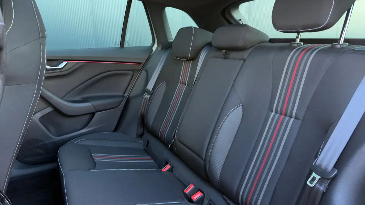 1.0 TSI Monte Carlo | Trekhaak | Stoelverwarming | Keyless | 18 inch |