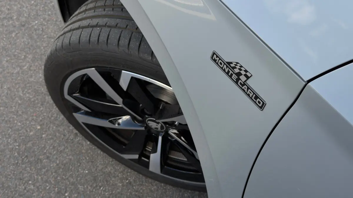 1.0 TSI Monte Carlo | Trekhaak | Stoelverwarming | Keyless | 18 inch |