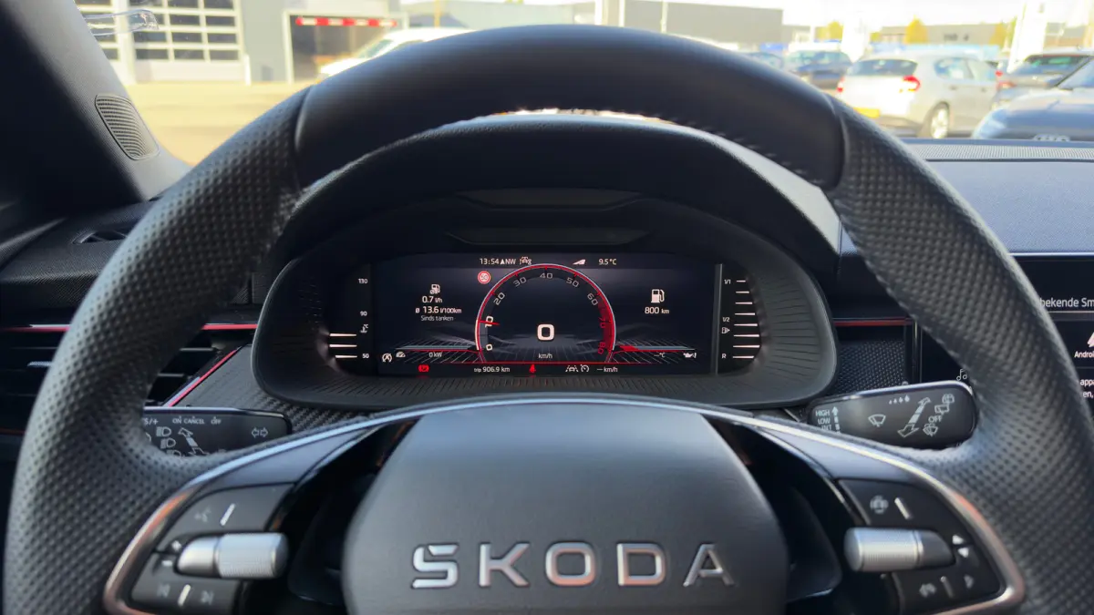 1.0 TSI Monte Carlo | Trekhaak | Stoelverwarming | Keyless | 18 inch |